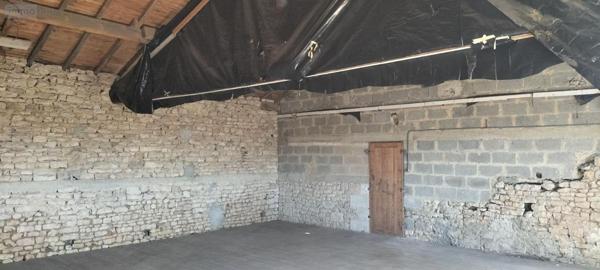 Maison à restaurer à vendre à Chenay dans les Deux-Sèvres (79120), ref : 3419