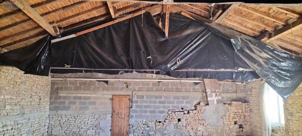 Maison à restaurer à vendre à Chenay dans les Deux-Sèvres (79120), ref : 3419