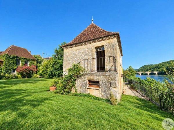 Au bord de la Dordogne, propriété de caractère