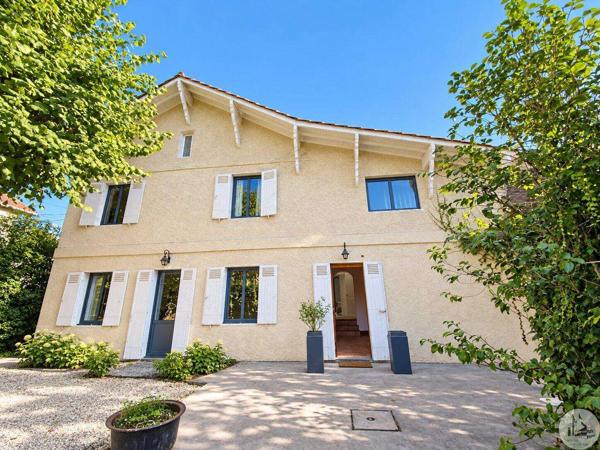 Au bord de la Dordogne, propriété de caractère