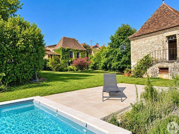Au bord de la Dordogne, propriété de caractère