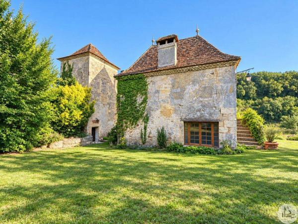 Au bord de la Dordogne, propriété de caractère