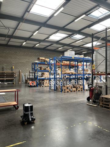 Saint-Priest (69800) LOCAL D’ACTIVITÉ 1 001 m² (722 m² entrepôt + 280 m² bureaux) – SAINT-PRIEST