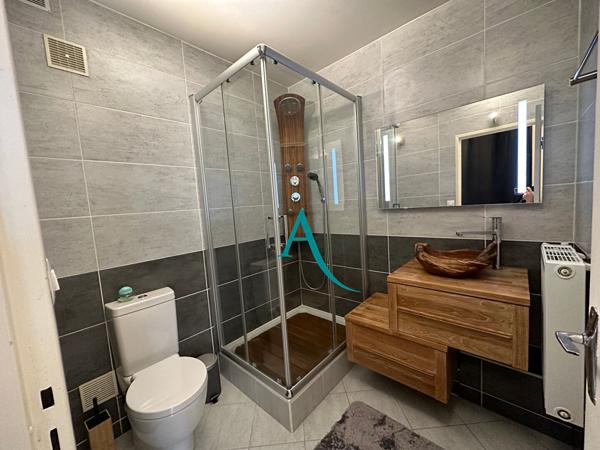 Votre agence l'Adresse vous présente ce lumineux studio meublé situé dans le quartier des Ormeaux à quelques pas de l'Université du Havre