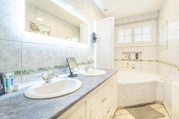 Maison à vendre 9 pièces de 200 m²
