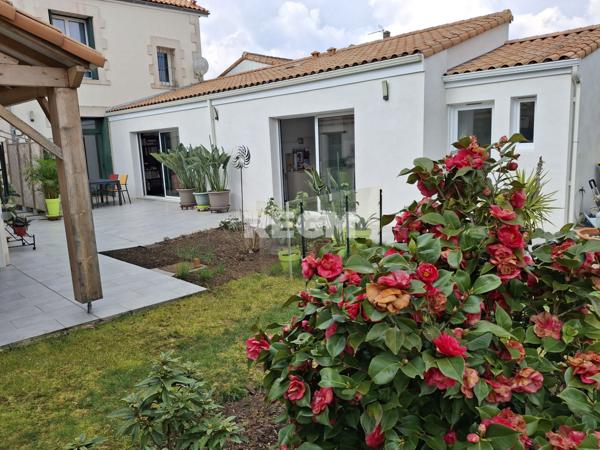 Saujon (17600) Maison rénovée avec appartement indépendant