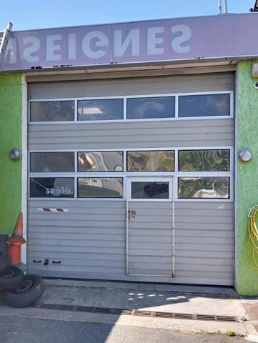 Maison de 7 pièces avec bâtiments commerciaux