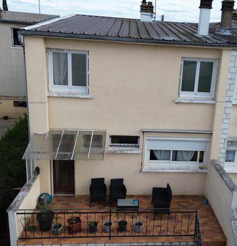 Maison sur sous sol à rénover avec jardin, garage – Issoudun