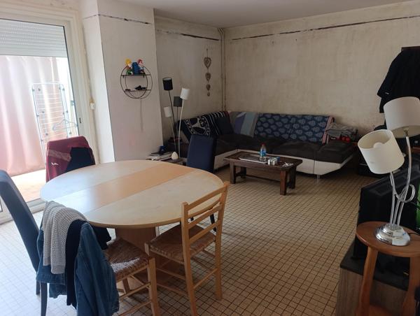 Maison sur sous sol à rénover avec jardin, garage – Issoudun