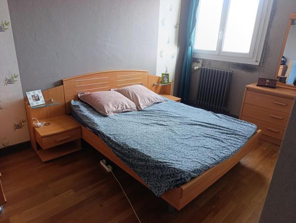 Maison sur sous sol à rénover avec jardin, garage – Issoudun