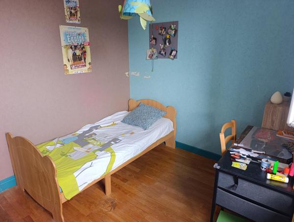 Maison sur sous sol à rénover avec jardin, garage – Issoudun