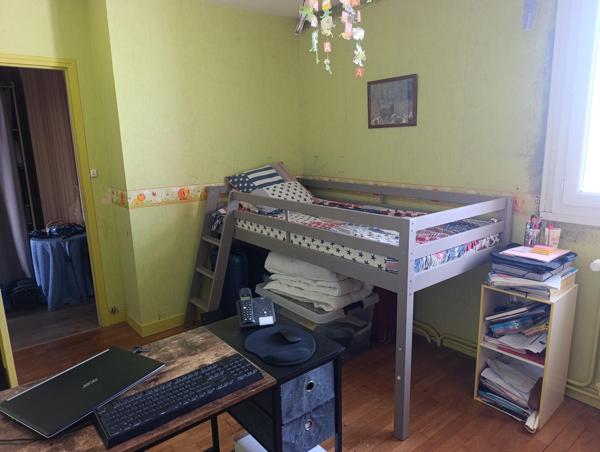 Maison sur sous sol à rénover avec jardin, garage – Issoudun