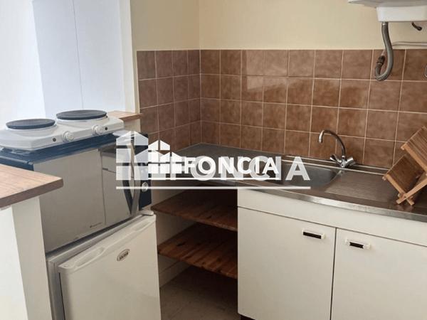 Location Studio meublé 16.89 m² - 4-6 RUE SAINT MARTIN Sable Sur Sarthe 72300