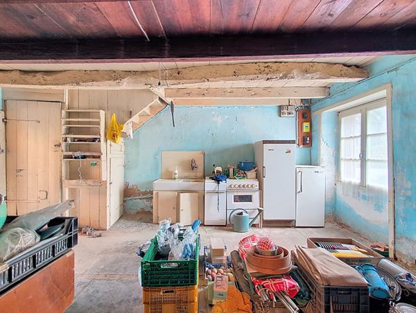 MAISON A VENDRE LANGUEUX LES GREVES - Ensemble immobilier à rénover avec extérieur proche des arrêts de bus aux grèves de Langueux