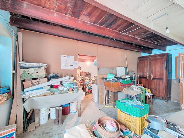 MAISON A VENDRE LANGUEUX LES GREVES - Ensemble immobilier à rénover avec extérieur proche des arrêts de bus aux grèves de Langueux