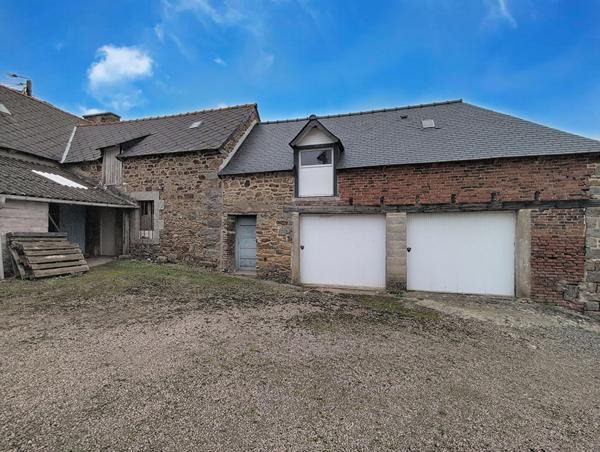 MAISON A VENDRE LANGUEUX LES GREVES - Ensemble immobilier à rénover avec extérieur proche des arrêts de bus aux grèves de Langueux