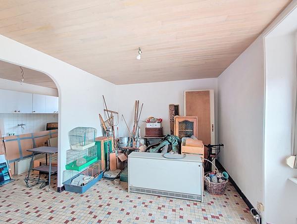 MAISON A VENDRE LANGUEUX LES GREVES - Ensemble immobilier à rénover avec extérieur proche des arrêts de bus aux grèves de Langueux