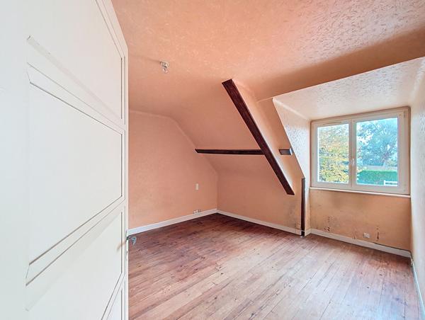 MAISON A VENDRE LANGUEUX LES GREVES - Ensemble immobilier à rénover avec extérieur proche des arrêts de bus aux grèves de Langueux