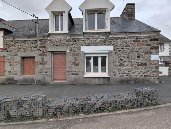 MAISON A VENDRE LANGUEUX LES GREVES - Ensemble immobilier à rénover avec extérieur proche des arrêts de bus aux grèves de Langueux