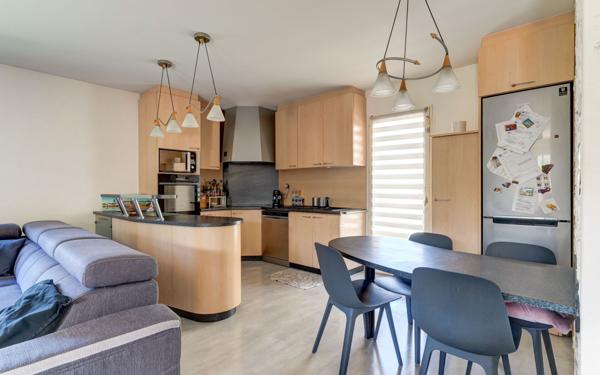 Maison à vendre    5 pièces • 100 m2 Chassieu