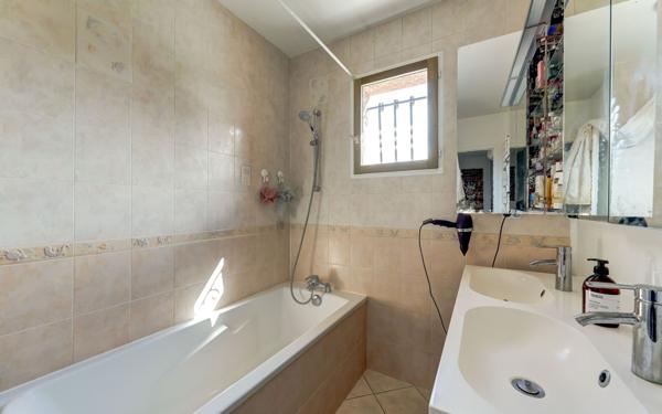 Maison à vendre    5 pièces • 100 m2 Chassieu