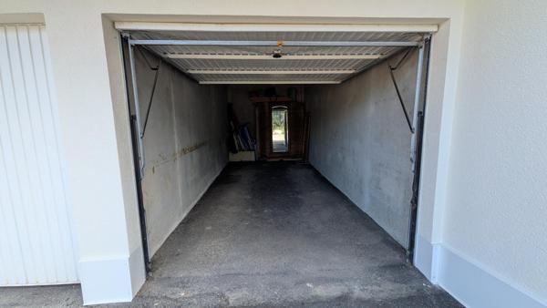RARE : Appartement 3 pièces de 33m2 carrez avec box fermé OFFRANT une VUE DEGAGEE , place de PARKING PRIVATIVE et CAVE