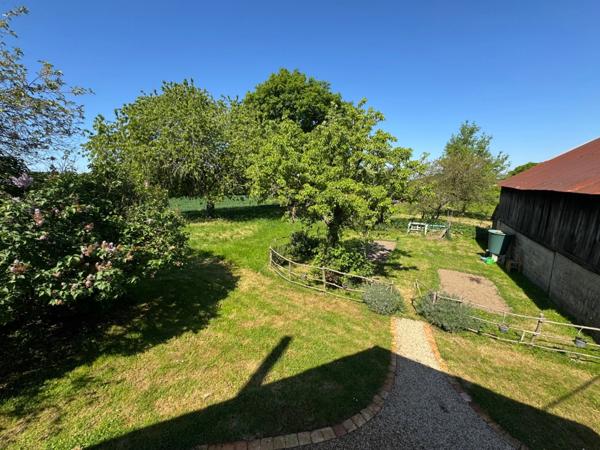 Charmante maison de campagne avec terrain arborée et fruitier de 3 500 m² – proche du Lude