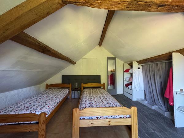 Charmante maison de campagne avec terrain arborée et fruitier de 3 500 m² – proche du Lude