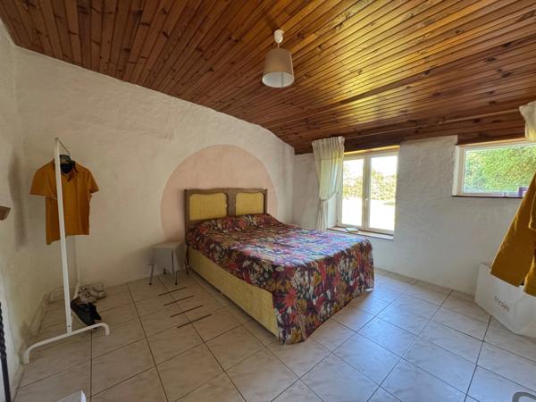 Charmante maison de campagne avec terrain arborée et fruitier de 3 500 m² – proche du Lude