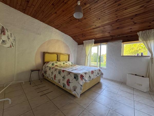 Charmante maison de campagne avec terrain arborée et fruitier de 3 500 m² – proche du Lude