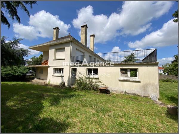 Maison à CHALLANS, 85300 - 9 pièces 240m²