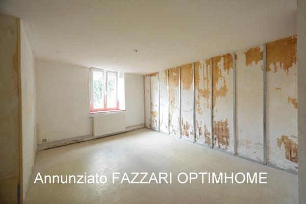 🏛 À VENDRE EN EXCLUSIVITÉ, proche Belgique et Luxembourg, un Immeuble de trois appartements situés à STENAY (55), 255 M² habitables, Idéal investisseur ou résidence principale avec revenus locatifs !