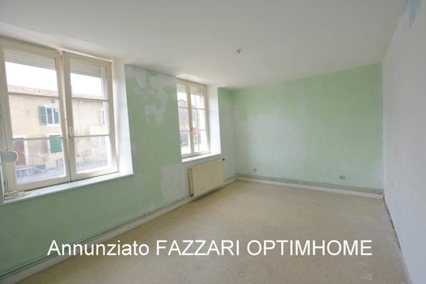 🏛 À VENDRE EN EXCLUSIVITÉ, proche Belgique et Luxembourg, un Immeuble de trois appartements situés à STENAY (55), 255 M² habitables, Idéal investisseur ou résidence principale avec revenus locatifs !