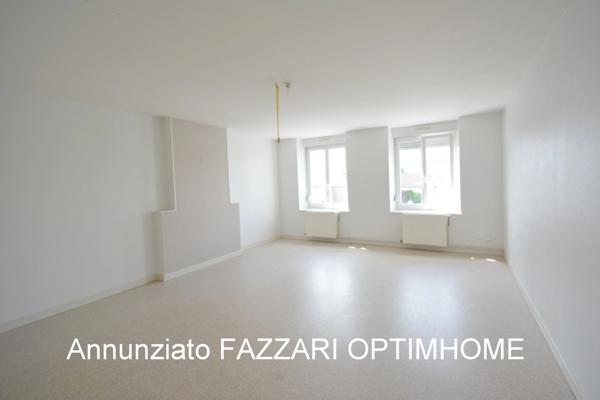 🏛 À VENDRE EN EXCLUSIVITÉ, proche Belgique et Luxembourg, un Immeuble de trois appartements situés à STENAY (55), 255 M² habitables, Idéal investisseur ou résidence principale avec revenus locatifs !