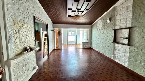 AIGUES-MORTES – Appartement P3 lumineux avec terrasse, à deux pas des Remparts