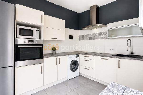Vente
                Maison122 m² - 6 Pièces -
                    LA ROCHE SUR YON (85000)