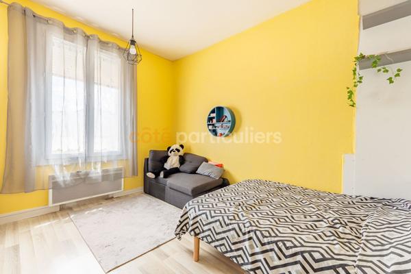 Vente
                Maison122 m² - 6 Pièces -
                    LA ROCHE SUR YON (85000)
