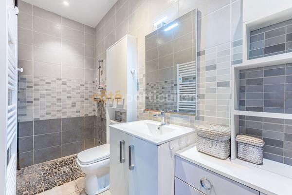 Vente
                Maison122 m² - 6 Pièces -
                    LA ROCHE SUR YON (85000)