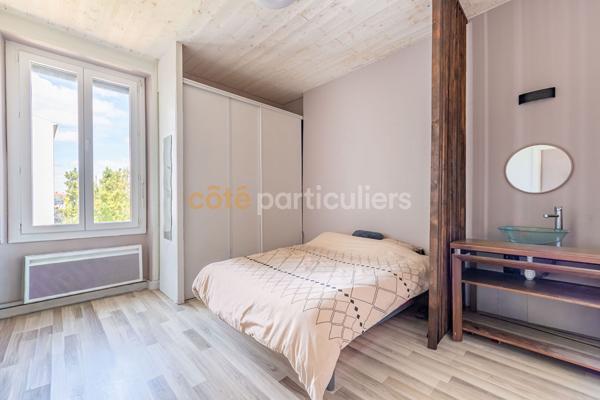Vente
                Maison122 m² - 6 Pièces -
                    LA ROCHE SUR YON (85000)