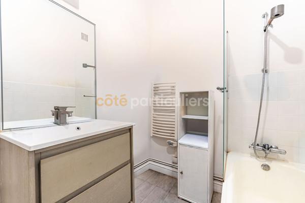 Vente
                Maison122 m² - 6 Pièces -
                    LA ROCHE SUR YON (85000)