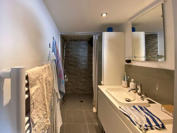 Immeuble
         7 pièces
        - 163 m² Exclusivité 398 000 € *