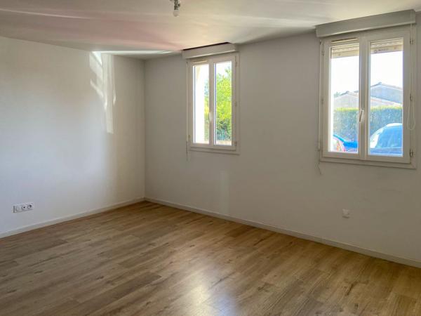 Immeuble
         7 pièces
        - 163 m² Exclusivité 398 000 € *