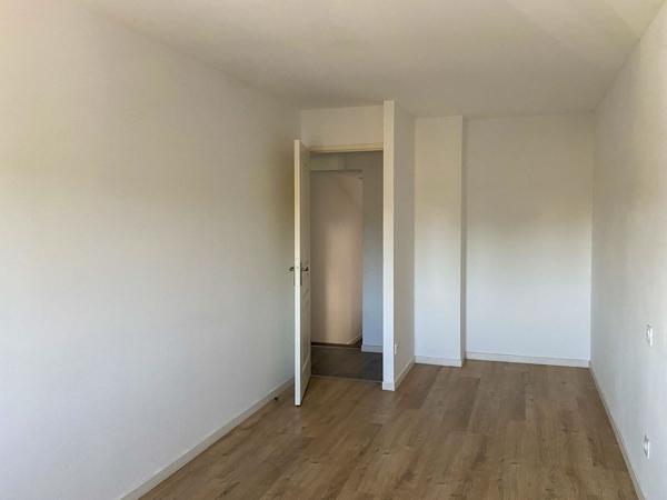 Immeuble
         7 pièces
        - 163 m² Exclusivité 398 000 € *