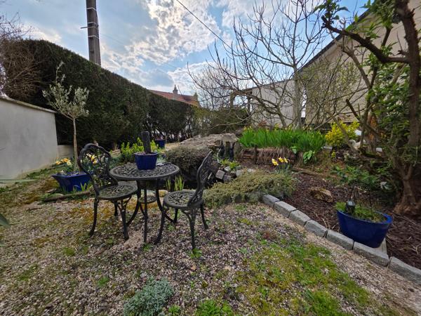 Maison T6 avec terrasse, piscine et jardin sans vis-à-vis à NUITS-Saint-Georges