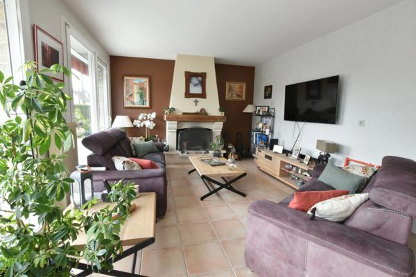 Maison T6 avec terrasse, piscine et jardin sans vis-à-vis à NUITS-Saint-Georges