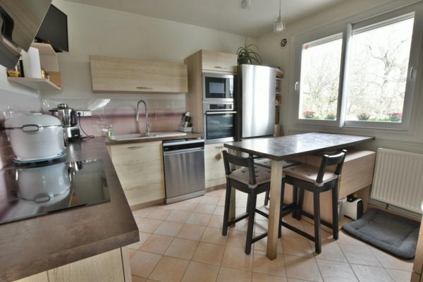 Maison T6 avec terrasse, piscine et jardin sans vis-à-vis à NUITS-Saint-Georges