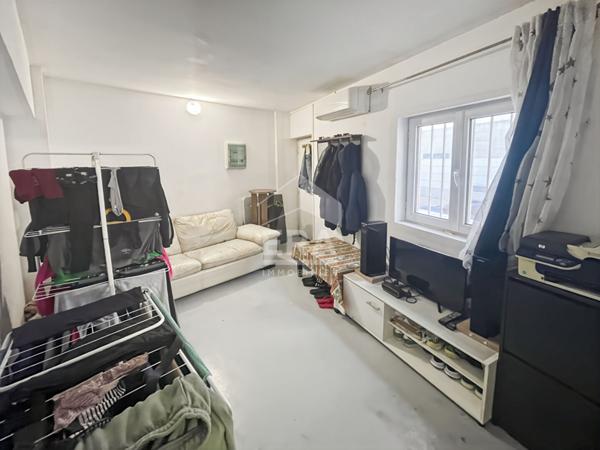 Local commercial 70 m2 + annexe 41 m2 - Opportunité Marseille 8eme