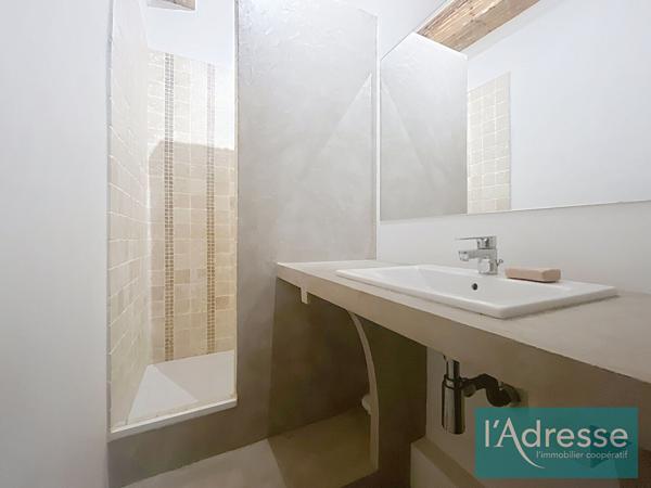 Location Appartement 2 pièces AJACCIO - 50 M² - Centre ville - vue mer- Bon état -