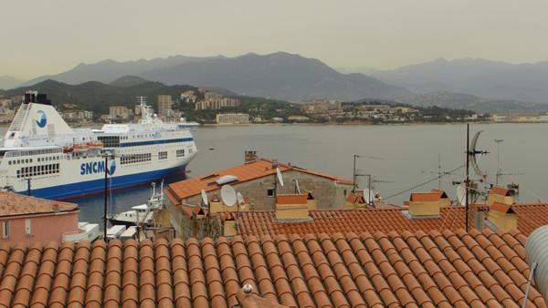 Location Appartement 2 pièces AJACCIO - 50 M² - Centre ville - vue mer- Bon état -