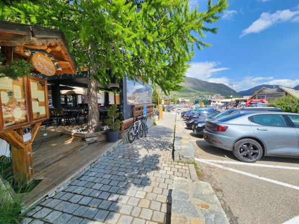 Fonds de commerce d’un restaurant emblématique à l’Alpe d’Huez – Emplacement N° ALPE D'HUEZ (38)